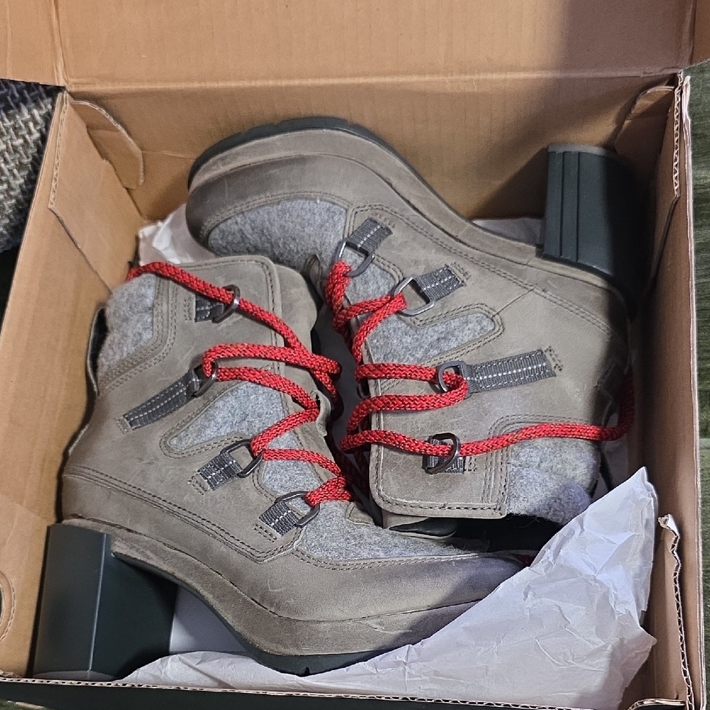 Sorel Ankle Boots with Red Laces